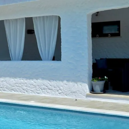 Olas, 500m From The Sea With Private Pool Semesterbostad Agrustos