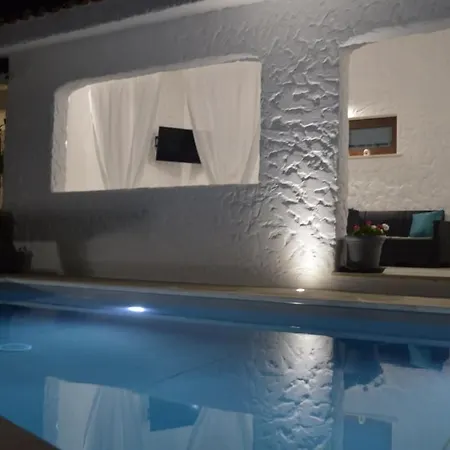 Ferienhaus Olas, 500m From The Sea With Private Pool Agrustos