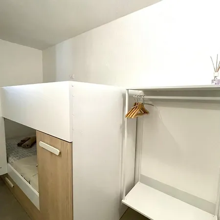 Hébergement de vacances Olas, 500m From The Sea With Private Pool