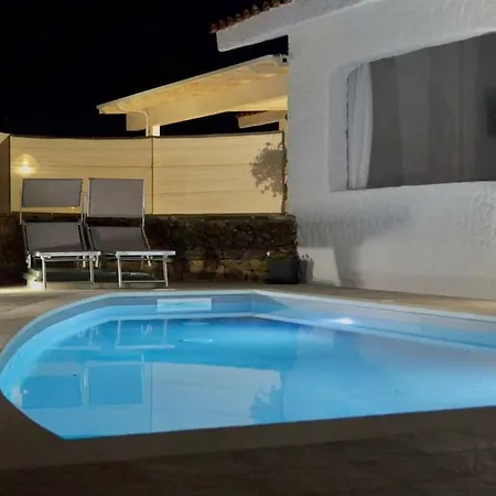 Olas, 500m From The Sea With Private Pool
