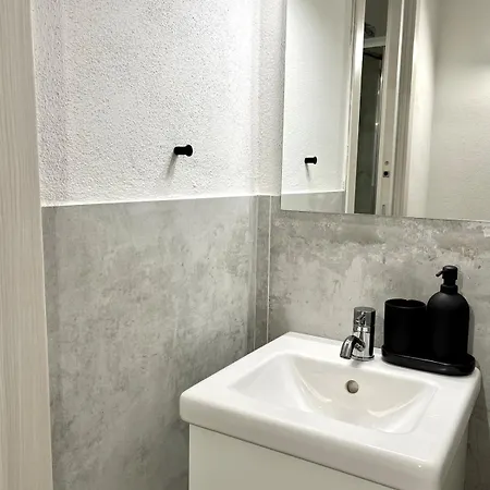 Olas, 500m From The Sea With Private Pool *