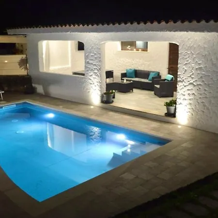Olas, 500m From The Sea With Private Pool Agrustos