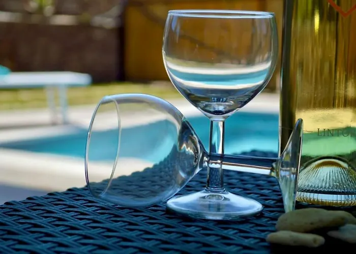 Olas, 500m From The Sea With Private Pool